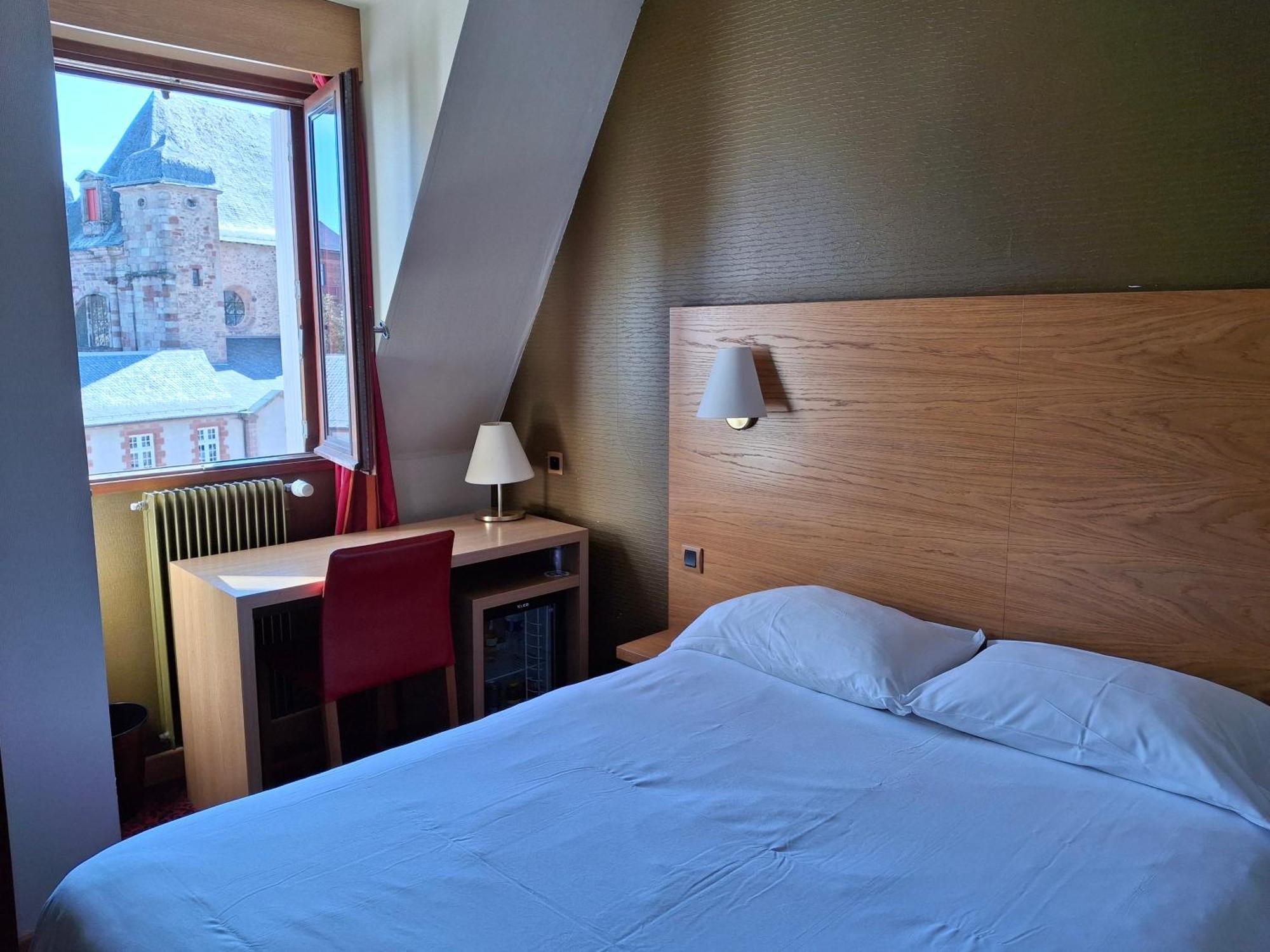 Hotel Tour Maje Родез Екстериор снимка