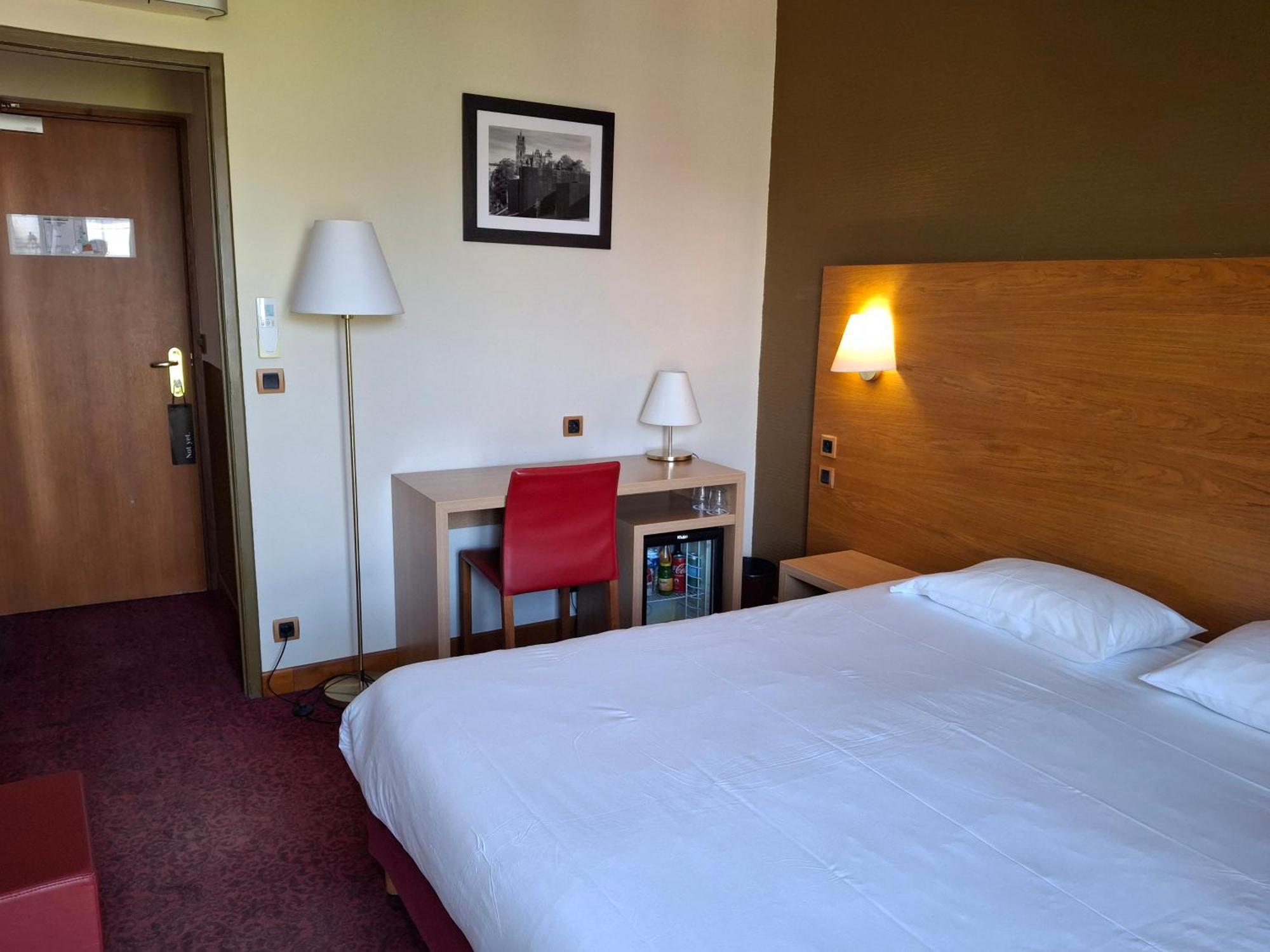 Hotel Tour Maje Родез Екстериор снимка