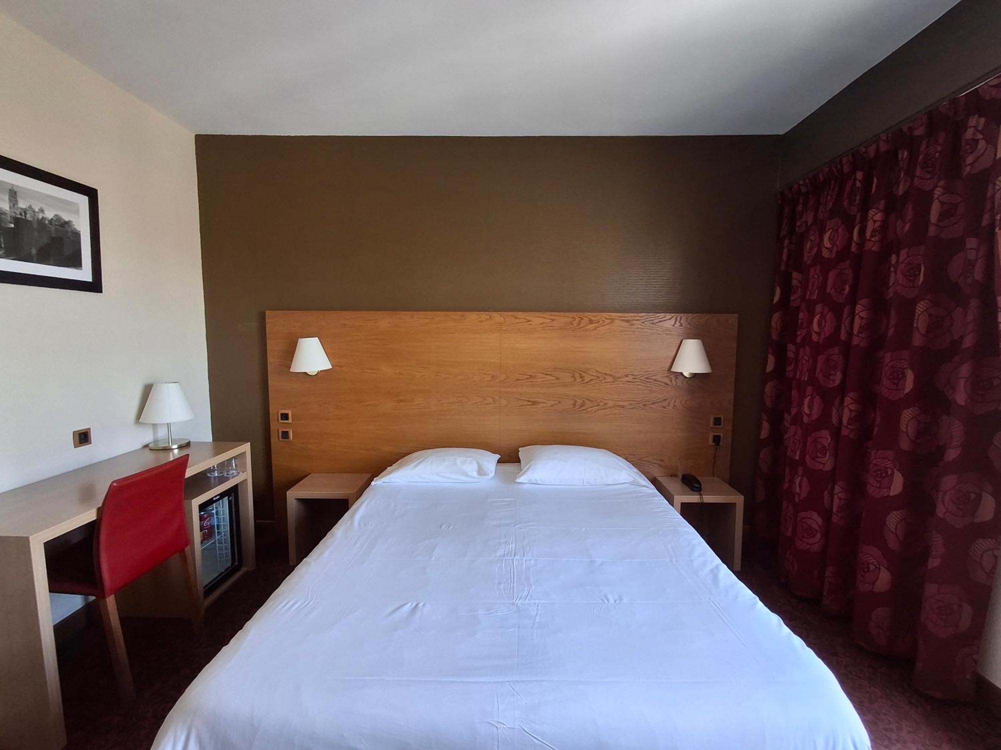 Hotel Tour Maje Родез Екстериор снимка