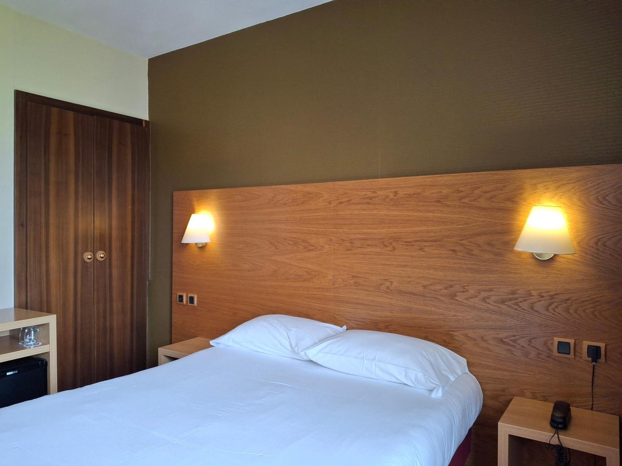 Hotel Tour Maje Родез Екстериор снимка
