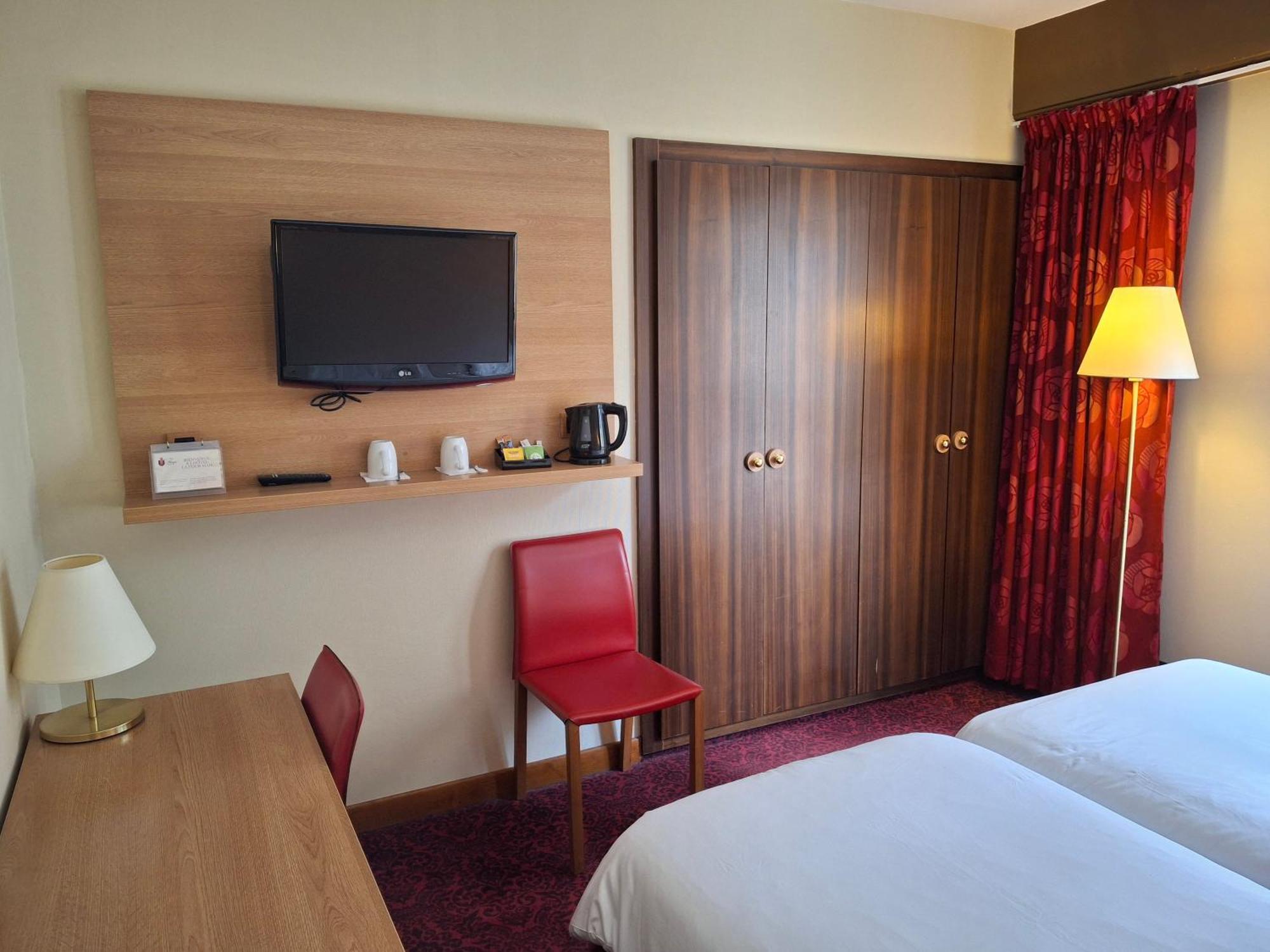 Hotel Tour Maje Родез Екстериор снимка